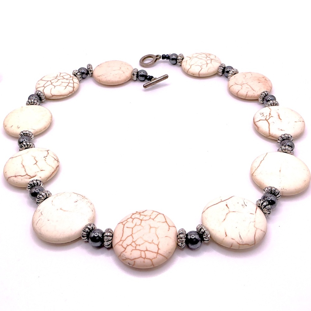 Vintage White Howlite Stone Bead Necklace 20”